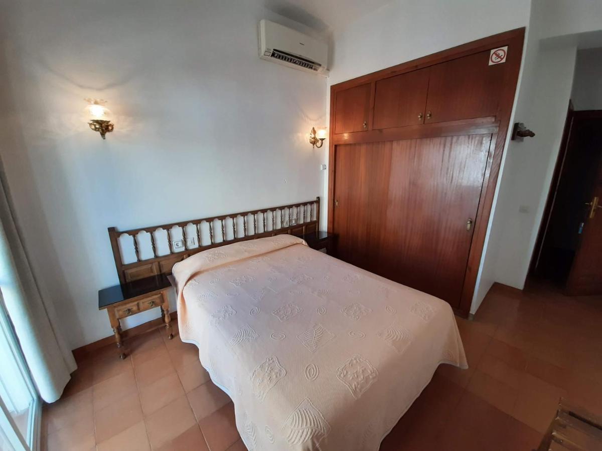 Hotel Buenavista Estepona Exterior photo A bedroom in a hotel