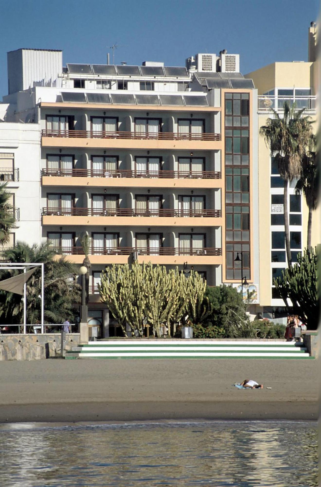 Hotel Buenavista Estepona Exterior photo The hotel's pool