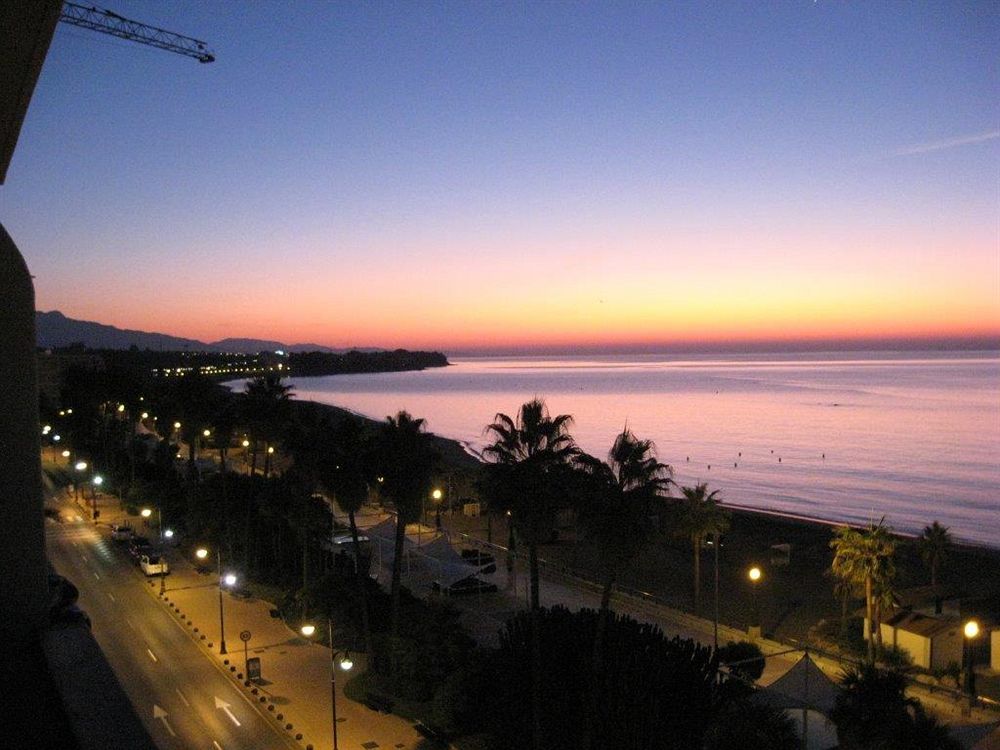Hotel Buenavista Estepona Exterior photo Sunset over the bay of Rafina